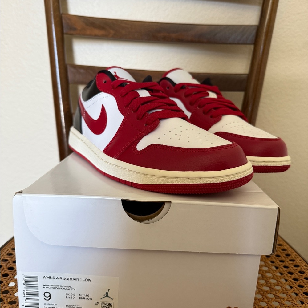 Jordan WMNS Air Jordan 1 Low White Red Black